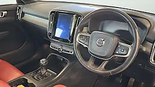 Used 2019 Volvo XC40 Inscription White - Interior and Exterior details 9