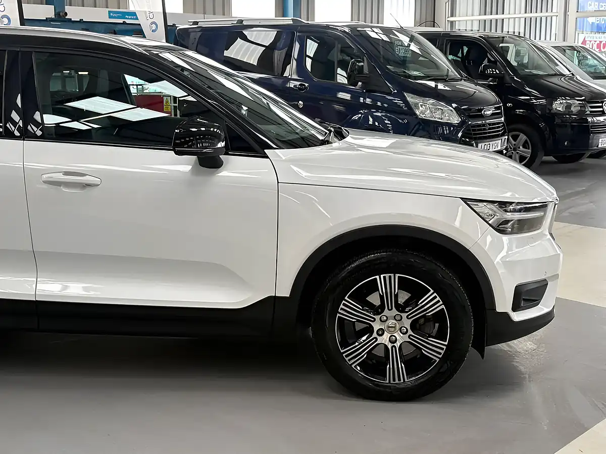 Used 2019 Volvo XC40 Inscription White - Interior and Exterior details 10