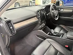 Used 2019 Volvo XC40 Inscription White - Interior and Exterior details 19