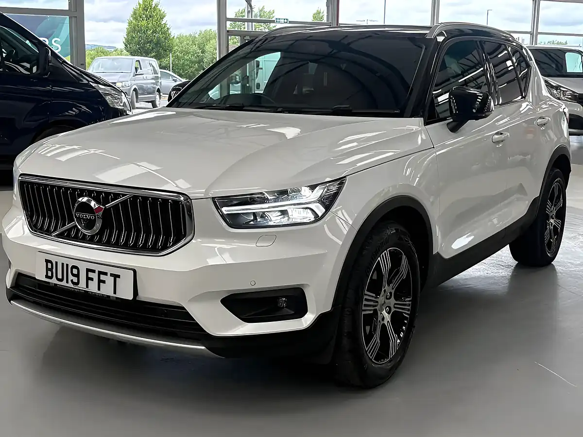 Used 2019 Volvo XC40 Inscription White - Interior and Exterior details 3