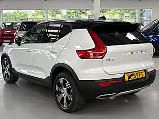 Used 2019 Volvo XC40 Inscription White - Interior and Exterior details 4