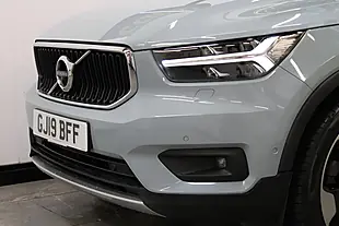 Used 2019 Volvo XC40 Momentum Pro Blue - Interior and Exterior details 13