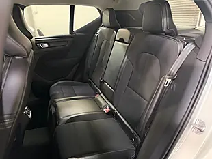 Used 2019 Volvo XC40 Momentum Pro Silver - Interior and Exterior details 19