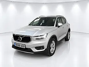 Used 2019 Volvo XC40 Momentum Pro Silver - Interior and Exterior details 4