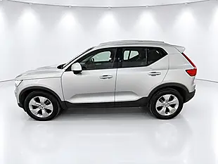 Used 2019 Volvo XC40 Momentum Pro Silver - Interior and Exterior details 5