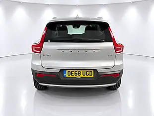 Used 2019 Volvo XC40 Momentum Pro Silver - Interior and Exterior details 8