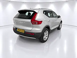 Used 2019 Volvo XC40 Momentum Pro Silver - Interior and Exterior details 9