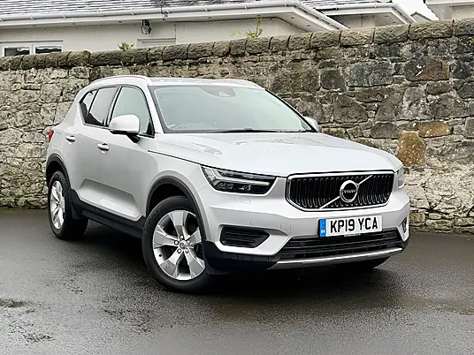 2019 Volvo XC40 T3 Momentum