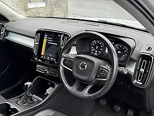 Used 2019 Volvo XC40 Momentum Silver - Interior and Exterior details 12