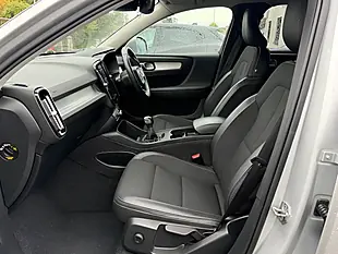 Used 2019 Volvo XC40 Momentum Silver - Interior and Exterior details 15