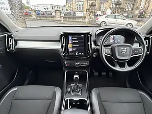 Used 2019 Volvo XC40 Momentum Silver - Interior and Exterior details 17