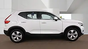 Used 2019 Volvo XC40 Momentum White - Interior and Exterior details 10