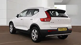 Used 2019 Volvo XC40 Momentum White - Interior and Exterior details 7