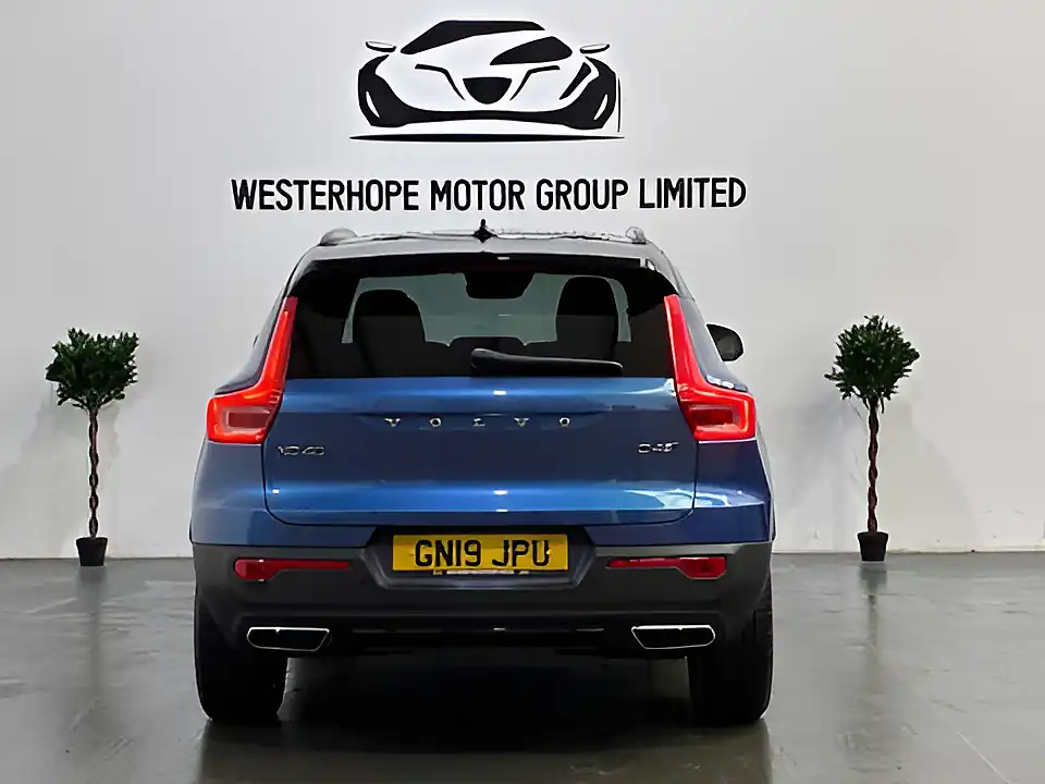 Used 2019 Volvo XC40 R-Design Blue - Interior and Exterior details 19