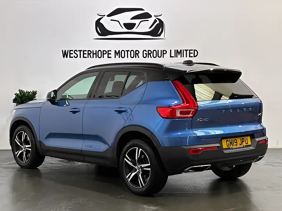 Used 2019 Volvo XC40 R-Design Blue - Interior and Exterior details 2