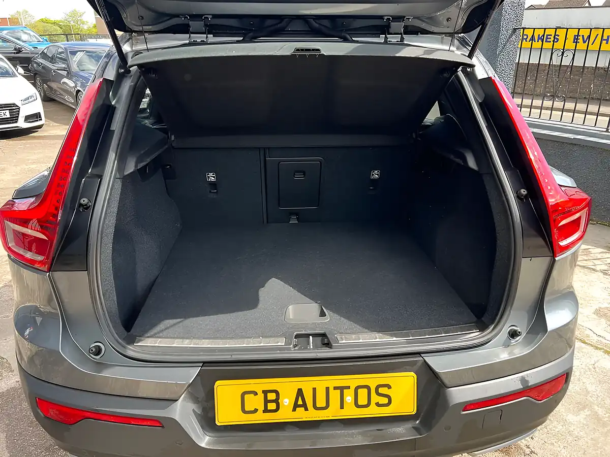 Used 2019 Volvo XC40 R-Design Grey - Interior and Exterior details 13