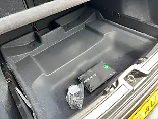 Used 2019 Volvo XC40 R-Design Grey - Interior and Exterior details 14