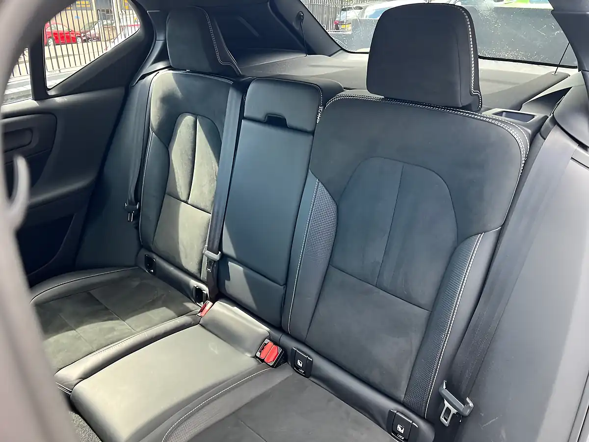Used 2019 Volvo XC40 R-Design Grey - Interior and Exterior details 16