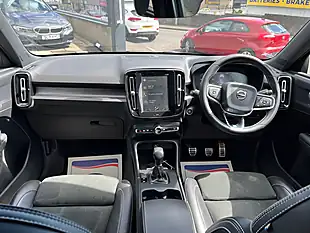 Used 2019 Volvo XC40 R-Design Grey - Interior and Exterior details 17