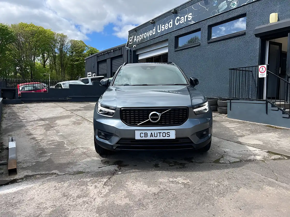 Used 2019 Volvo XC40 R-Design Grey - Interior and Exterior details 2