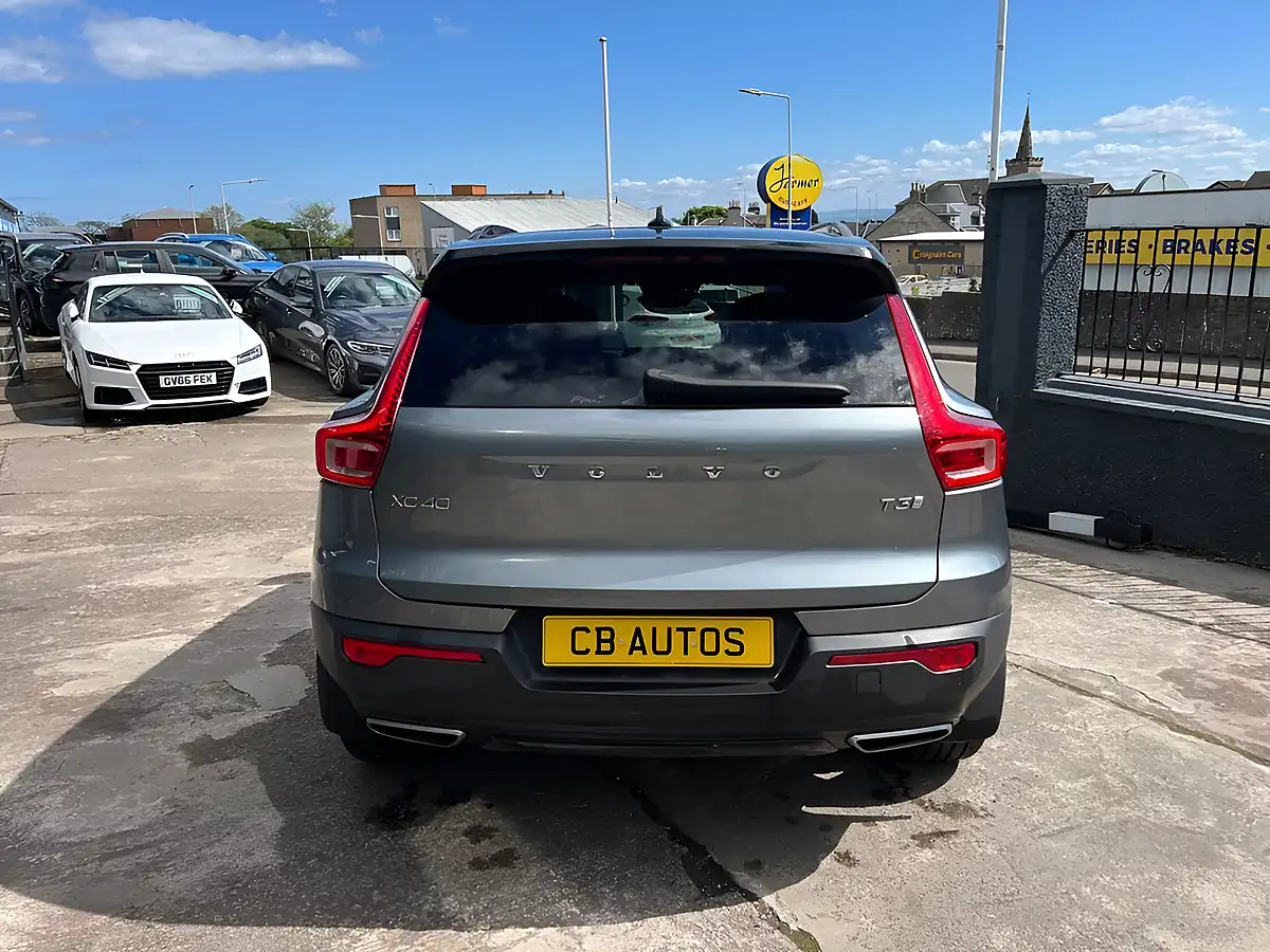 Used 2019 Volvo XC40 R-Design Grey - Interior and Exterior details 5