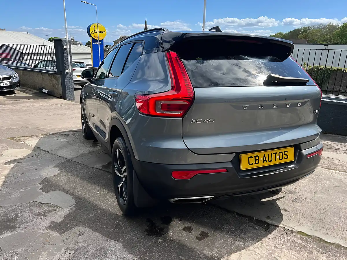 Used 2019 Volvo XC40 R-Design Grey - Interior and Exterior details 6