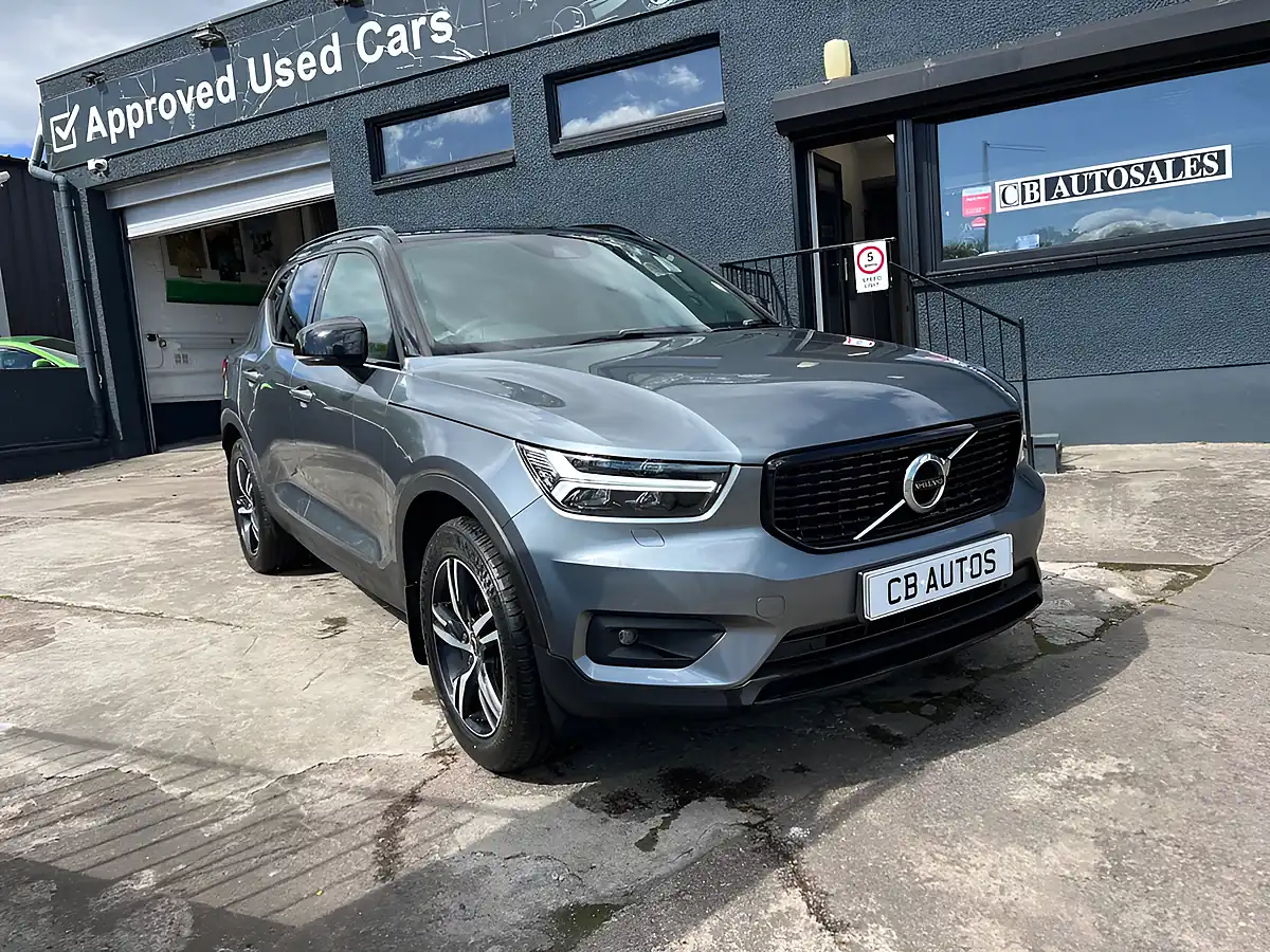 Used 2019 Volvo XC40 R-Design Grey - Interior and Exterior details 9