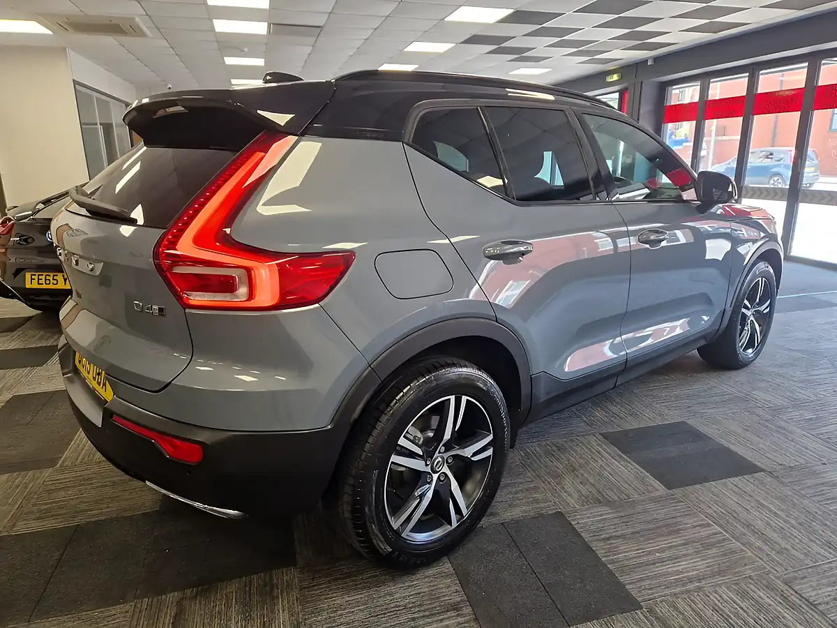 Used 2019 Volvo XC40 R-Design Grey - Interior and Exterior details 3