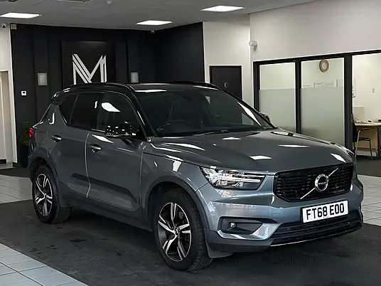 2019 Volvo XC40 R-Design T4