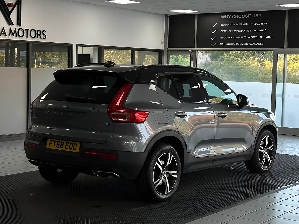 Used 2019 Volvo XC40 R-Design Grey - Interior and Exterior details 11