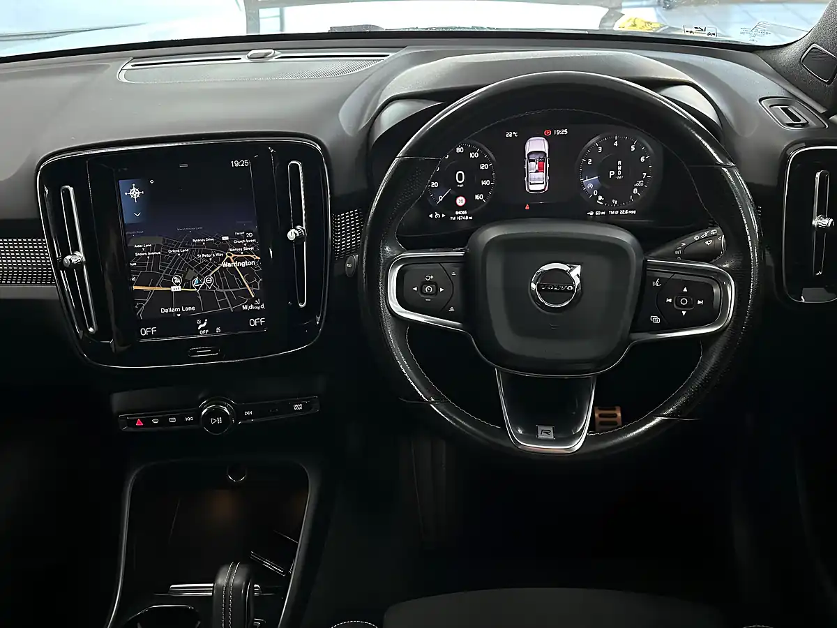Used 2019 Volvo XC40 R-Design Grey - Interior and Exterior details 13