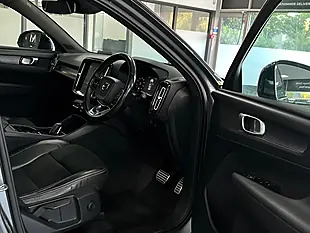 Used 2019 Volvo XC40 R-Design Grey - Interior and Exterior details 14