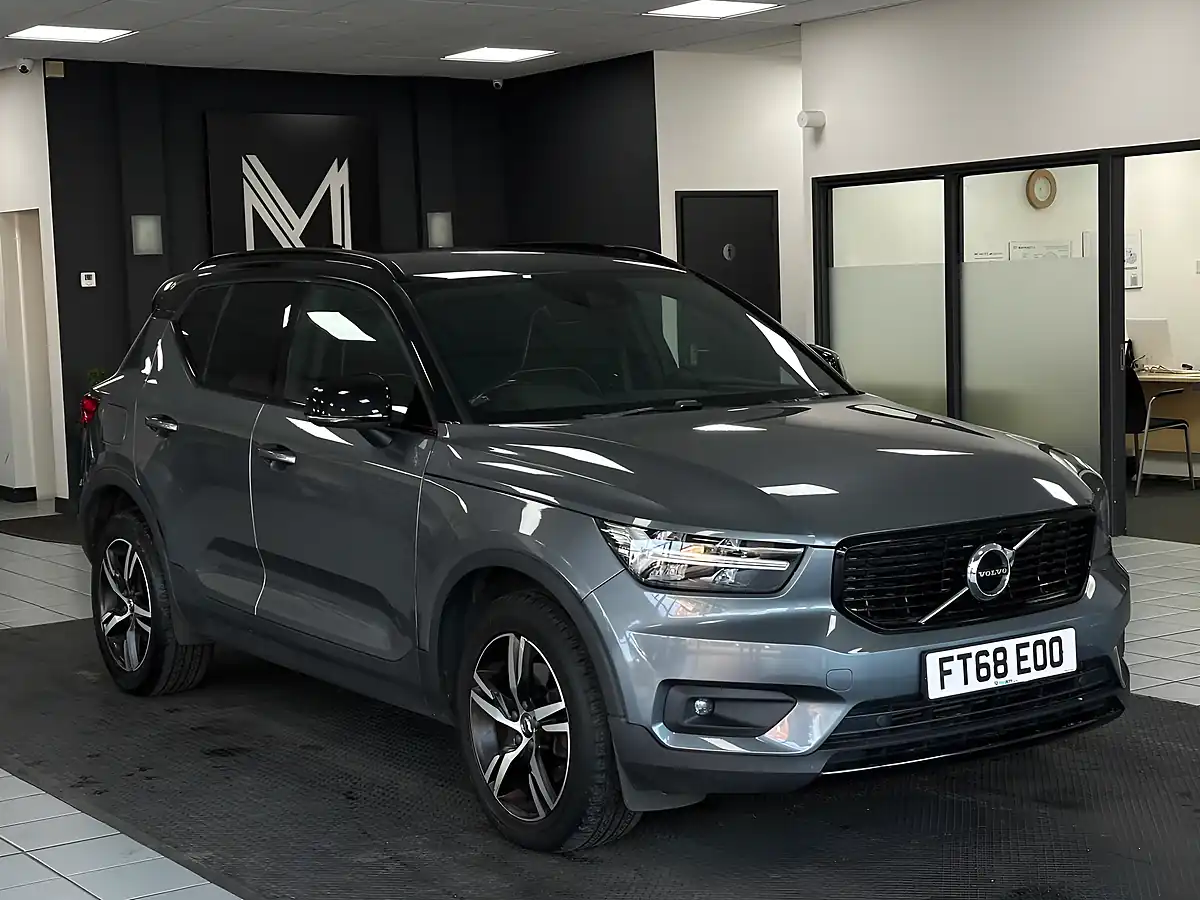 Used 2019 Volvo XC40 R-Design Grey - Interior and Exterior details 2