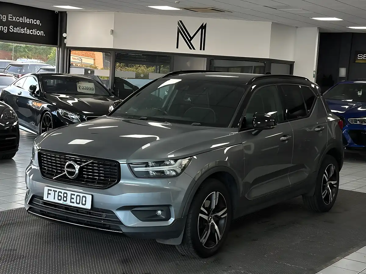 Used 2019 Volvo XC40 R-Design Grey - Interior and Exterior details 6