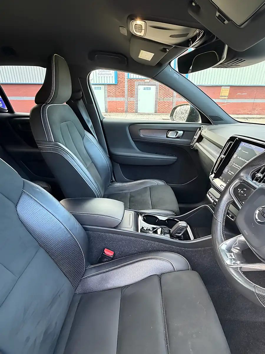 Used 2019 Volvo Xc40 R-Design Grey - Interior and Exterior details 12