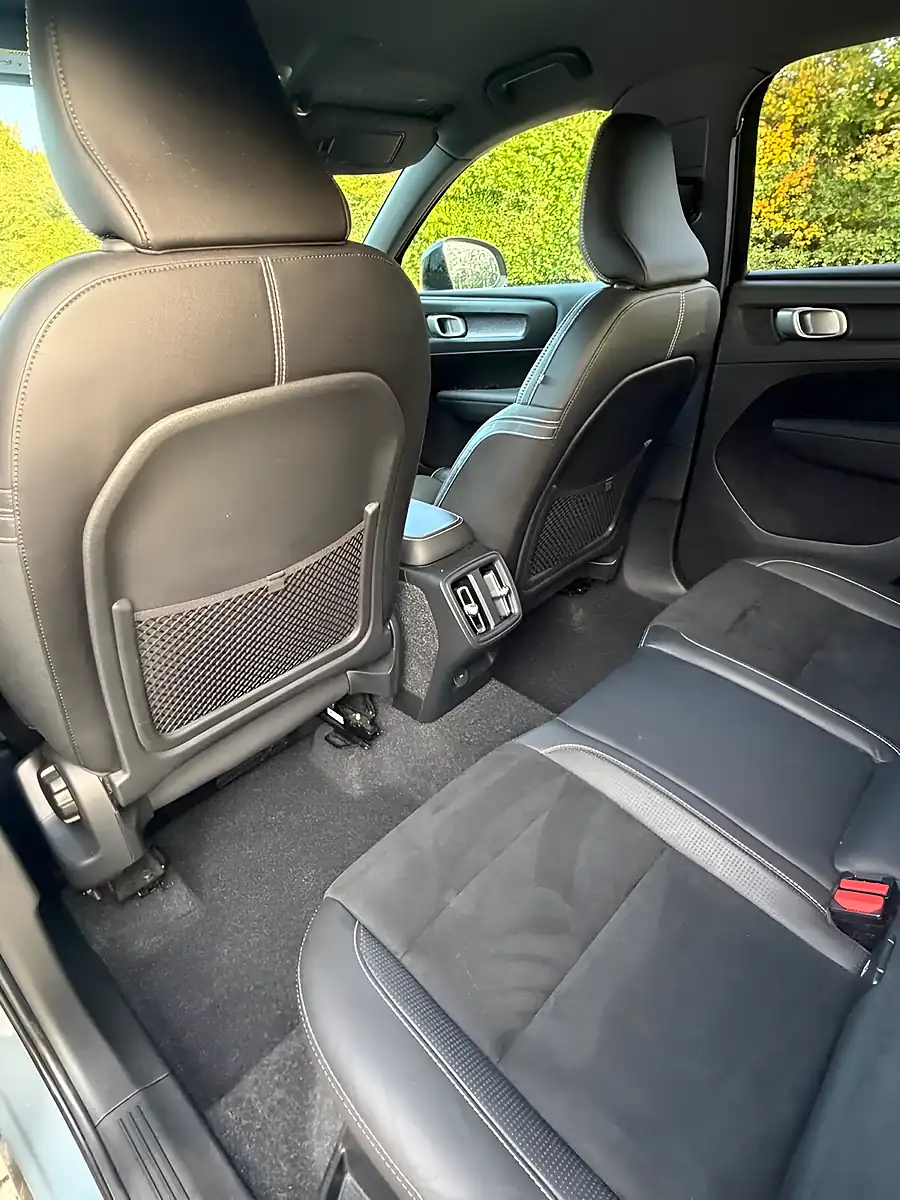 Used 2019 Volvo Xc40 R-Design Grey - Interior and Exterior details 13