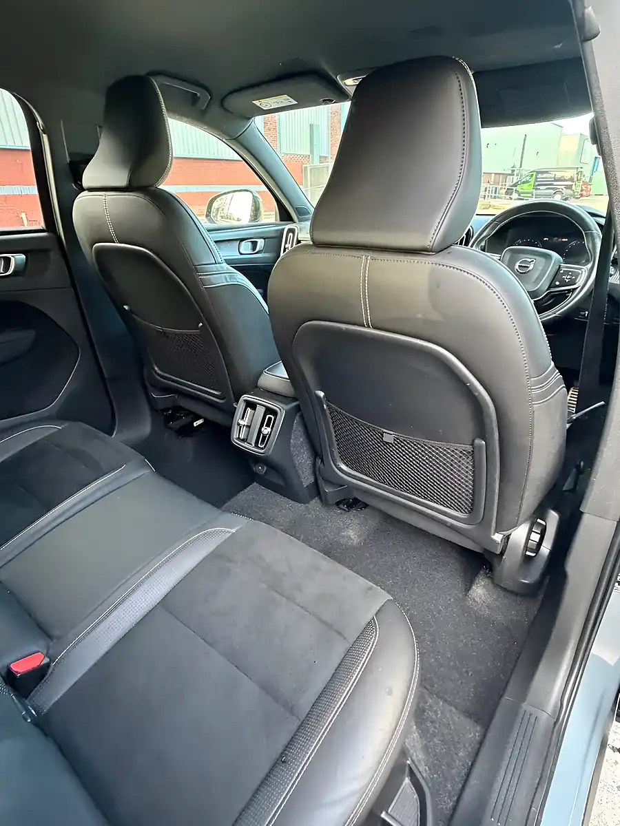 Used 2019 Volvo Xc40 R-Design Grey - Interior and Exterior details 14