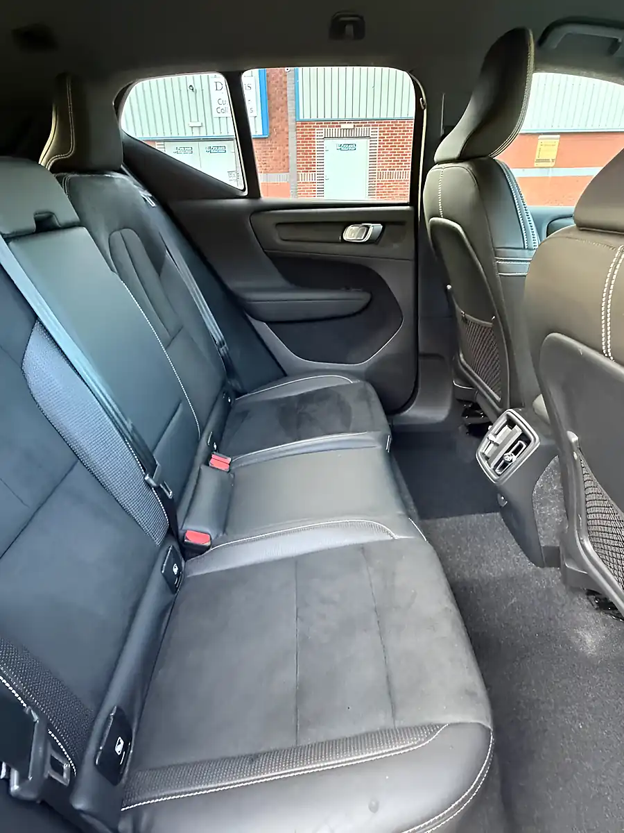 Used 2019 Volvo Xc40 R-Design Grey - Interior and Exterior details 16