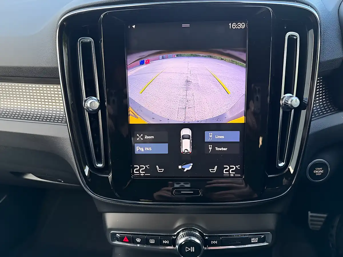 Used 2019 Volvo Xc40 R-Design Grey - Interior and Exterior details 19