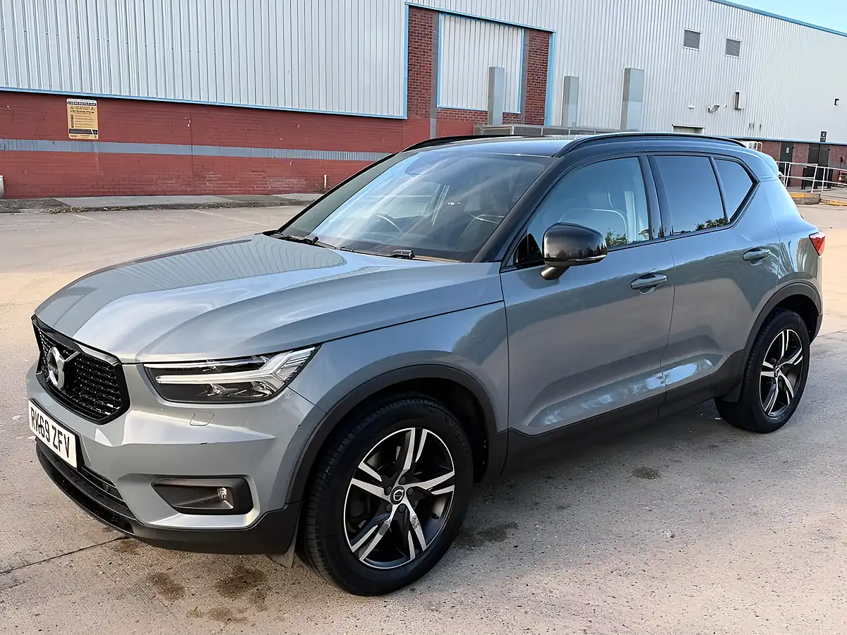 Used 2019 Volvo Xc40 R-Design Grey - Interior and Exterior details 2