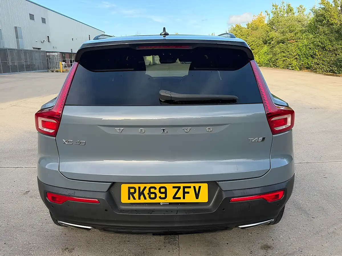 Used 2019 Volvo Xc40 R-Design Grey - Interior and Exterior details 8