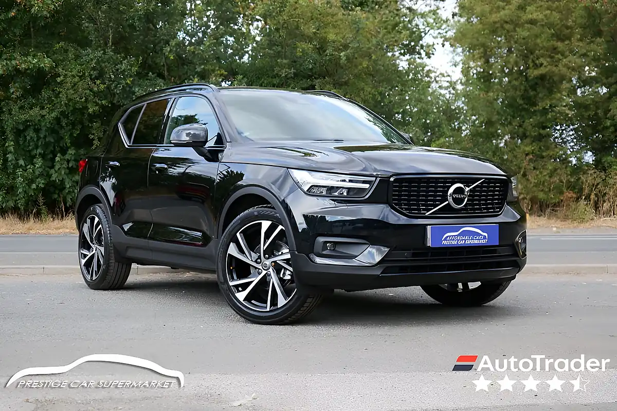 Used 2019 Volvo XC40 R-Design Pro Black - Front View