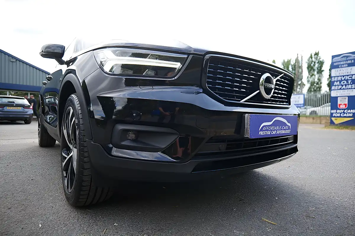 Used 2019 Volvo XC40 R-Design Pro Black - Interior and Exterior details 16