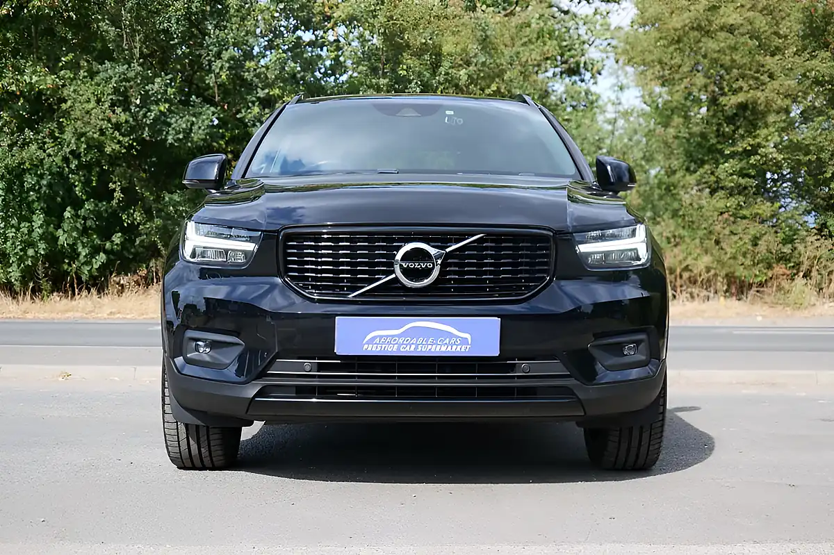 Used 2019 Volvo XC40 R-Design Pro Black - Interior and Exterior details 4