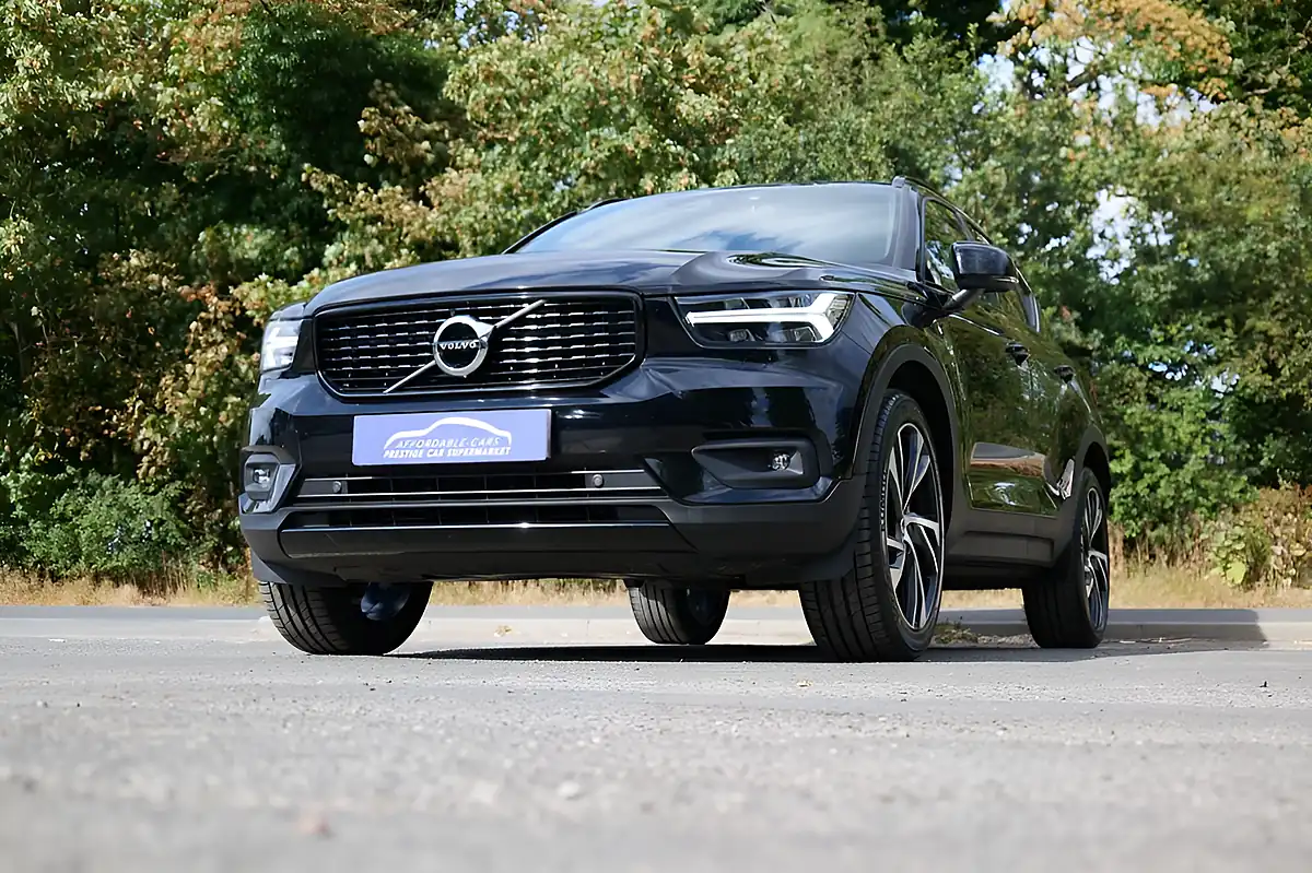 Used 2019 Volvo XC40 R-Design Pro Black - Interior and Exterior details 6
