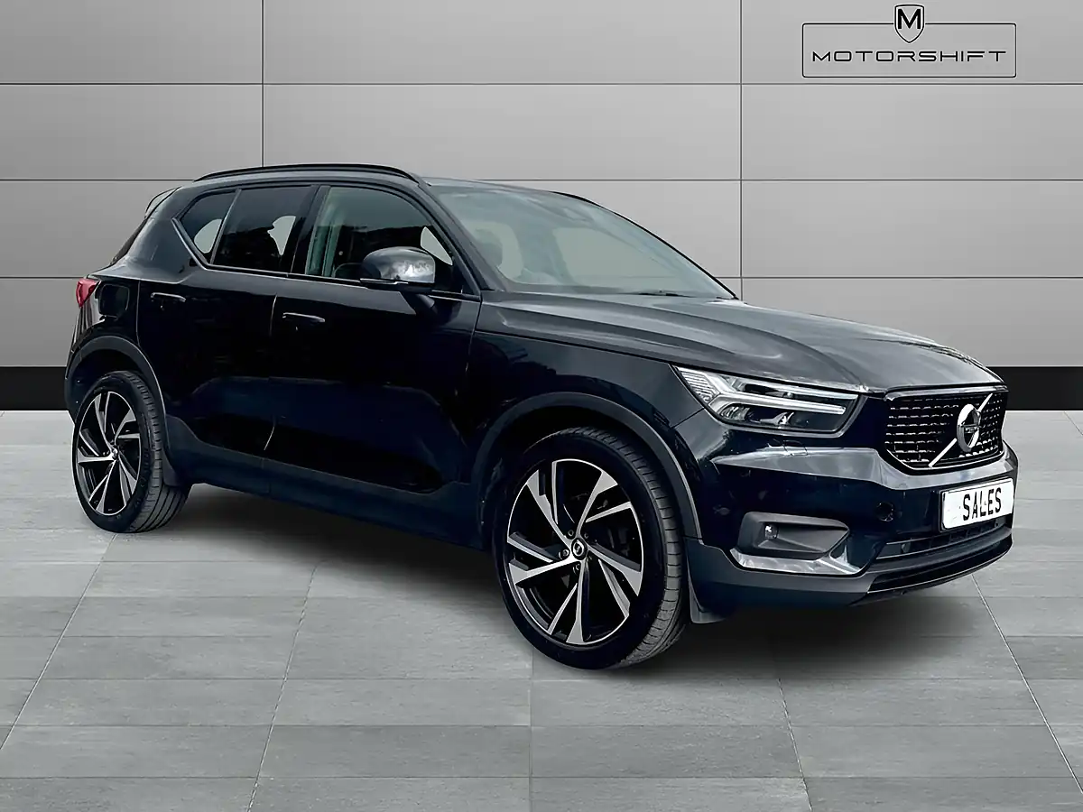 Used 2019 Volvo XC40 R-Design Pro Black - Front View