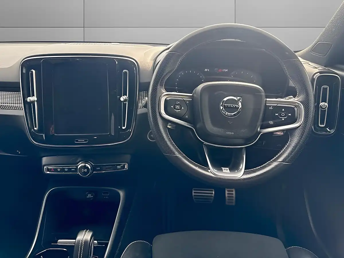 Used 2019 Volvo XC40 R-Design Pro Black - Interior and Exterior details 10