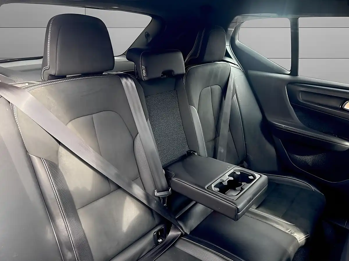 Used 2019 Volvo XC40 R-Design Pro Black - Interior and Exterior details 17