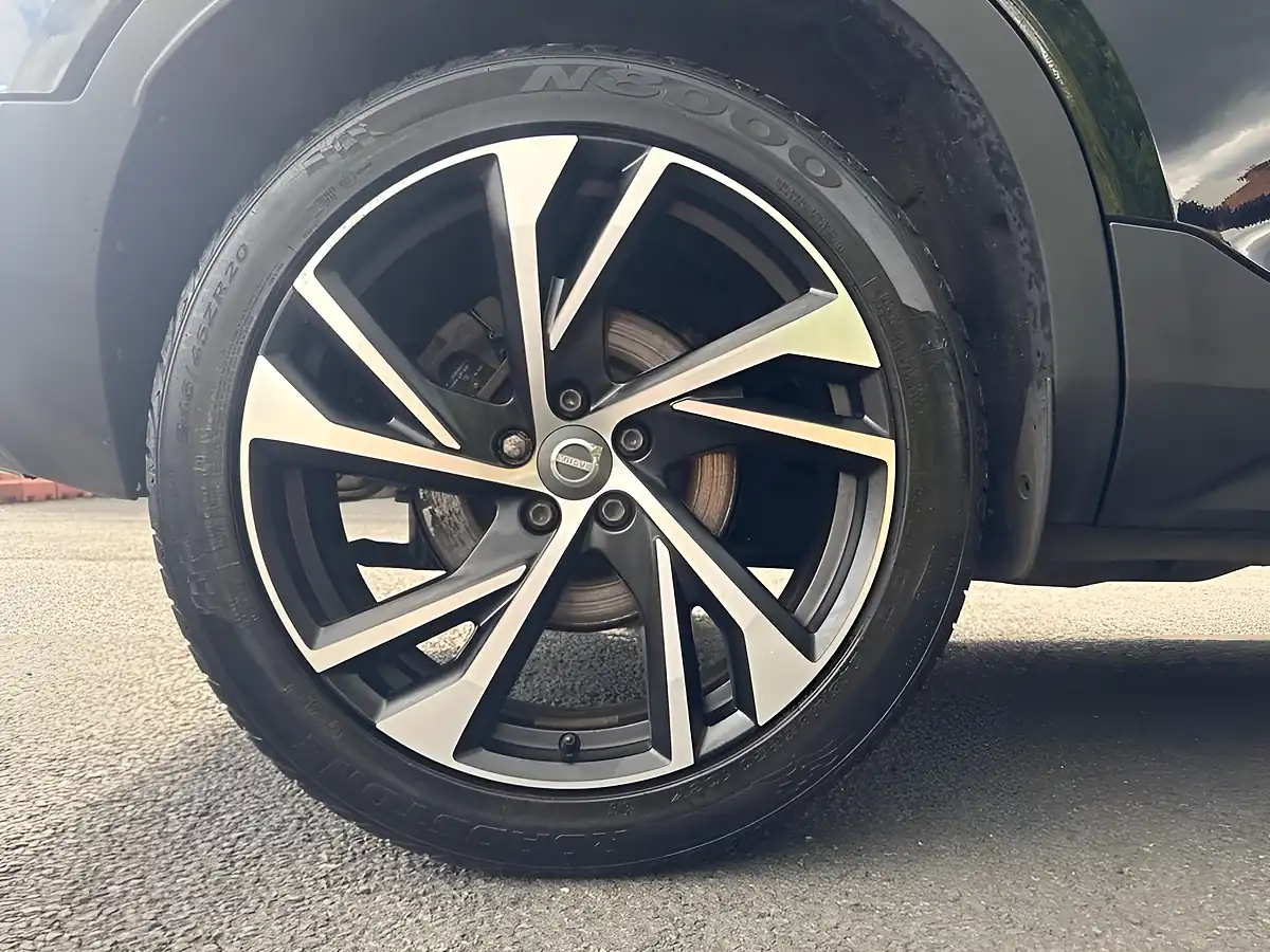 Used 2019 Volvo XC40 R-Design Pro Black - Interior and Exterior details 20
