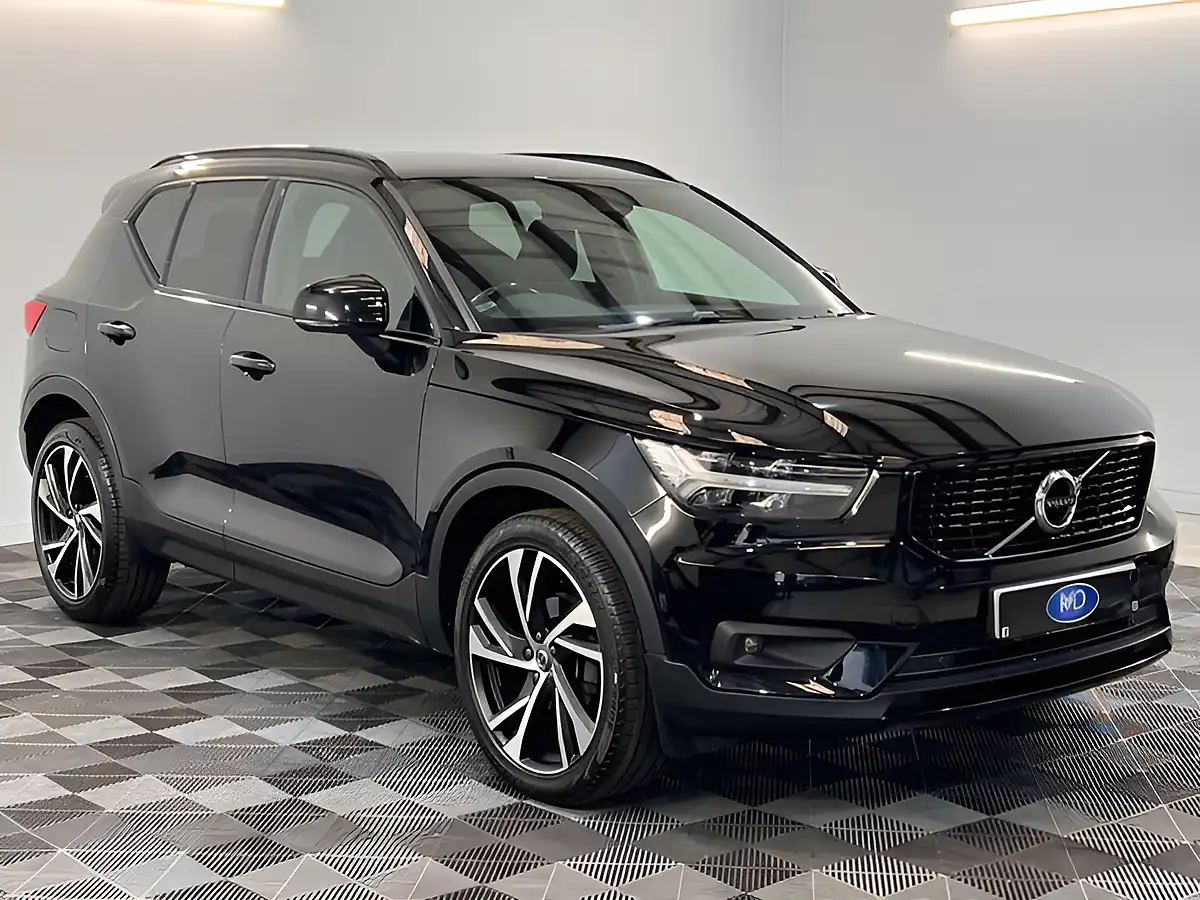 Used 2019 Volvo XC40 R-Design Pro Black Stone - Interior and Exterior details 2